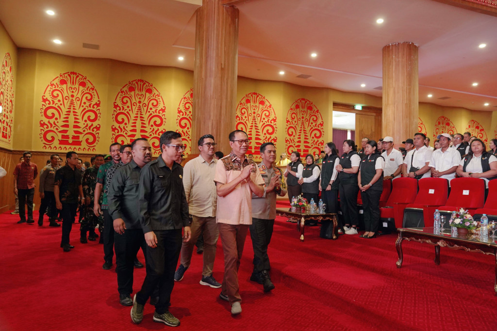 Plt. Bupati Suiasa Hadiri Pelantikan dan Pembekalan PTPS se-Kabupaten Badung